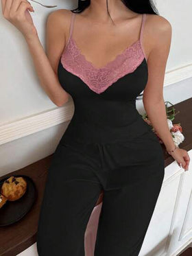 SHEIN طقم نوم للنساء مع كاميسول وسروال بتشطيبات من الدانتيل
