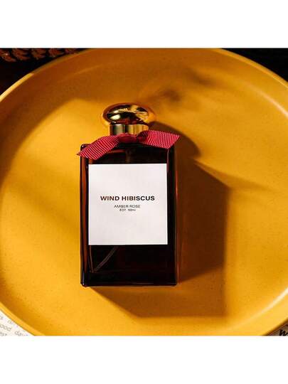 عطر وردة كهرمانية 50 مل، وردة رومانسية، تبدو كامرأة لطيفة وناضجة، دافئة، جذابة، لطيفة، رقيقة، مستقرة، ترمز للأبدية، تناسب حياتك اليومية والعمل، عطر دائم يمكن استخدامه في مواعيد البنات والسفر