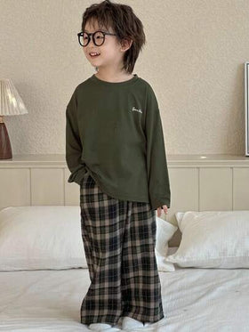 Dazy Kids طقم بيجامة للأولاد مكون من ملابس علوية بأكمام طويلة مطبوع عليها حروف وبنطلون مربعات رمضان