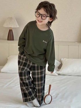 Dazy Kids طقم بيجامة للأولاد مكون من ملابس علوية بأكمام طويلة مطبوع عليها حروف وبنطلون مربعات رمضان