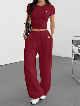 SHEIN EZwear مجموعة من قطعتين للنساء (توب وبنطلون) بطباعة النمط الفارسي ، وتصميم مناسب للصيف ، بأكمام قصيرة وقصة ضيقة
