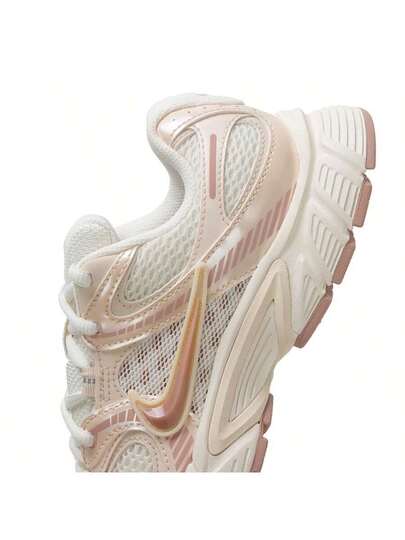 Nike أحذية رياضية كاجوال مريحة للنساء، خفيفة الوزن ومبطنة، أحذية سفر/خارجية منخفضة الرقبة مع رباط، أحذية جري تنفس