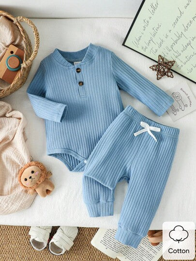 SHEIN Vintaside Kids مجموعة بدلة للأطفال حديثي الولادة من قطعتين، بلوزة كاجوال بياقة عالية وأكمام طويلة وبنطلون بسحاب، مناسبة للربيع والخريف، للارتداء اليومي، للخارج والداخل، متعددة المواسم، مقاس من شهر إلى سنتين، مجموعة بدلة أطفال حديثي الولادة من قطعتين