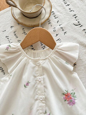 SHEIN LMoss Kids طقم قصير الأكمام للأطفال الرضع البنات مزين بطرز الزهور وشورت أخضر، صيفي