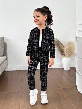 SHEIN مجموعة فتاة شابة من 2 قطعة من الكارديجان المحبوك المخطط وتنورة الجوارب المحبوكة المطابقة، ملابس التخرج