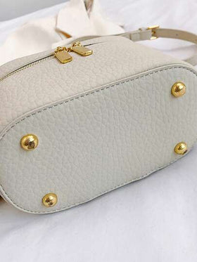 حقيبة دلو بسيطة عصرية سعة كبيرة من جلد البولي يوريثان للنساء في فصل الخريف والشتاء، مناسبة للتسوق والمحفظة والشابات وطلاب الجامعة والموظفين البيض، مناسبة للمكتب والجامعة والعمل والأنشطة الخارجية والسفر والخروجات