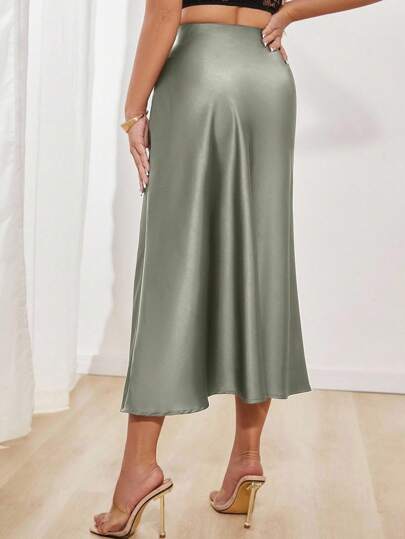 SHEIN PETITE تنورة ساتان أنيقة متعددة الاستخدامات للنساء