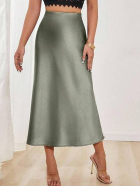SHEIN PETITE تنورة ساتان أنيقة متعددة الاستخدامات للنساء