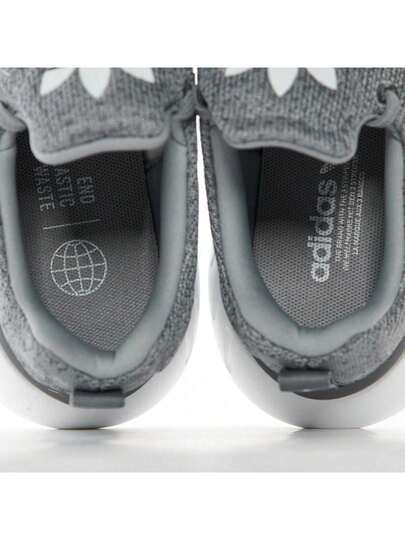 Adidas أحذية الجري المريحة RUN22 المقاومة للصدمات والبلى، أحذية رياضية كاجوال، أحذية للأزواج GZ3495