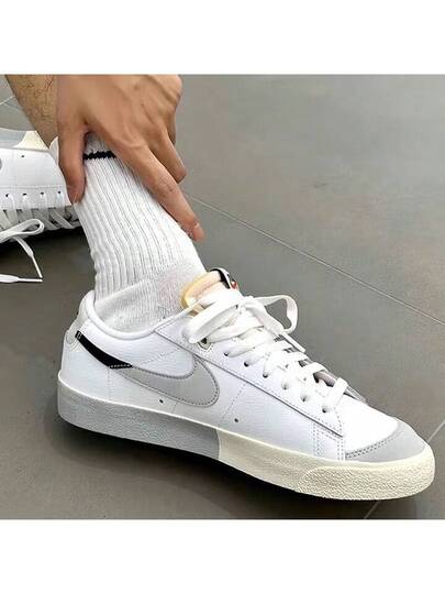 Nike حذاء رياضي رجالي صيفي جديد منخفض الارتفاع، حذاء رياضي خفيف الوزن، حذاء كاجوال