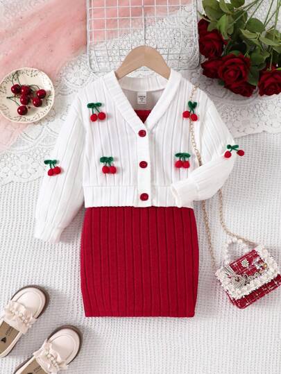 SHEIN Playful Pals جاكيت أبيض بأكمام طويلة وقصير للفتيات الصغيرات مزين بالكرز، مع فستان بحمالات بلون بوردو، طقم مريح وناعم من قطعتين، للخريف والشتاء