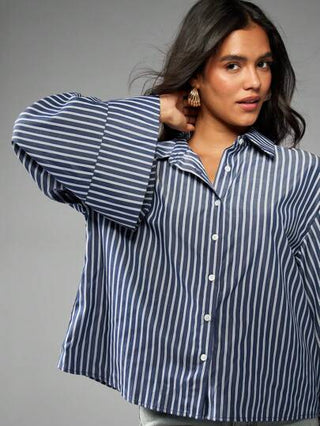 MISSGUIDED ملابس علوية كلاسيكي بياقة منحنية وأكمام واسعة ذو أكمام طويلة مخطط، للارتداء في المكتب والأعمال الرسمية الكاجوال في فصلي الربيع والخريف، بنمط خطوط كلاسيكية باللونين الأزرق الكلاسيكي والأبيض