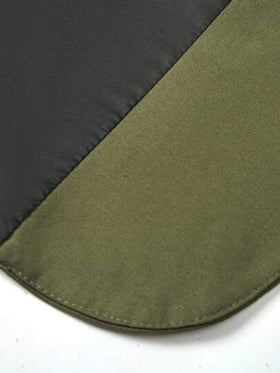 Manfinity Bizformal بليزر رجالي أخضر للأعمال الكاجوال مصنوع من نسيج عالي الجودة ذو ملمس مميز لمظهر منمق وأنيق. يتميز بخياطة رائعة وخطوط بسيطة، وتصميم ضيق معتدل يوازن بين الراحة والأناقة. التصميم البسيط والمتعدد الاستخدامات يتناسب بسهولة مع القمصان والتي ش
