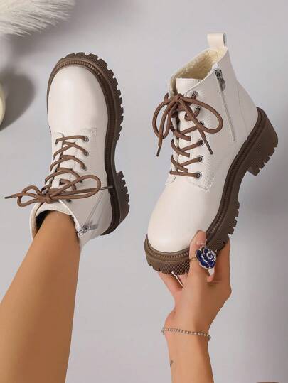 بوت نسائية جديدة لخريف/شتاء 2025، بوت نسائية دافئة، بوت نسائية كاجوال عصرية متعددة الاستخدامات، بوت كاحل من الجلد، بوت قصيرة مسطحة، بوت نسائية بسحاب جانبي وأربطة، بوت كلاسيكية، بوت نسائية