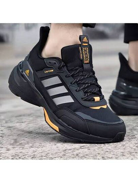 Adidas حذاء رياضي رجالي MTS GUARD بتصميم كلاسيكي متين ومناسب للمشي لمسافات طويلة والجري على الطرق الجبلية