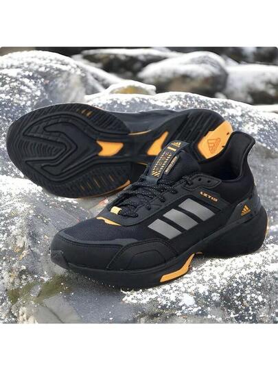 Adidas حذاء رياضي رجالي MTS GUARD بتصميم كلاسيكي متين ومناسب للمشي لمسافات طويلة والجري على الطرق الجبلية