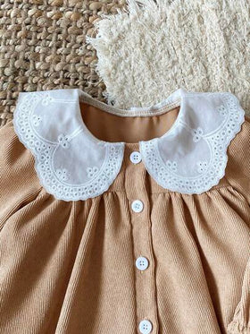 SHEIN مجموعة بنطلون وقميص كاجوال للأطفال الرضع والصغار من عمر 0-3 سنوات، بتصميم ريفي بياقة بيتر بان مصنوع من الأكريليك والكوردروي البيج، مناسب للخريف والشتاء، قطعتان