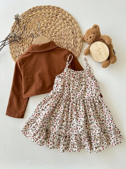SHEIN طقم فستان أوفر أول مزخرف بالزهور الصغيرة وجاكيت بني للبنات الصغار، ملابس خريفية وشتوية كاجوال وعملية