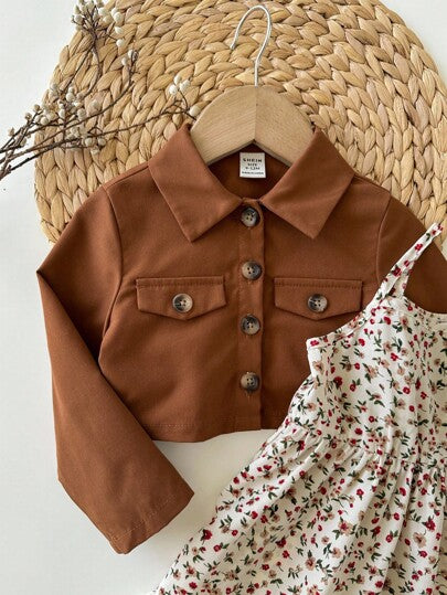 SHEIN طقم فستان أوفر أول مزخرف بالزهور الصغيرة وجاكيت بني للبنات الصغار، ملابس خريفية وشتوية كاجوال وعملية