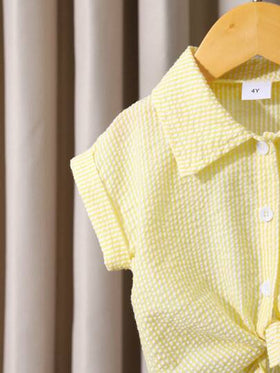 SHEIN Playful Pals مجموعة بنطلون ذو ساق مستقيمة وكارديجان بدون أكمام مخطط للبنات، قطعتان