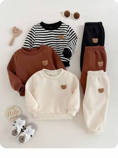 SHEIN 3 قطع بنطلون رياضي للأطفال الصبية مبطن حراريًا مع تصميم دب لطيف، مجموعة ملابس مريحة وعملية للارتداء اليومي، مناسبة للاستخدام الداخلي والخارجي والتزلج والرياضة والحفلات وتصوير الصور والمهرجانات والملابس الرياضية والجوجرز وعيد الميلاد ورأس السنة