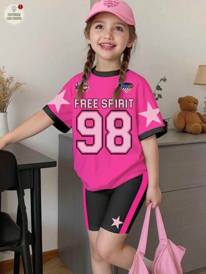 SHEIN ملابس رياضية ، طباعة رقم 98 وشكل نجمة خماسية ، وردي شاحب ، لموسم العودة إلى المدرسة ، مجموعة كاجوال فتاة للصيف 2 قطعة (بلوزة كم قصير وشورت)، مناسبة للأطفال، بدلة روضة أول يوم مدرسة
