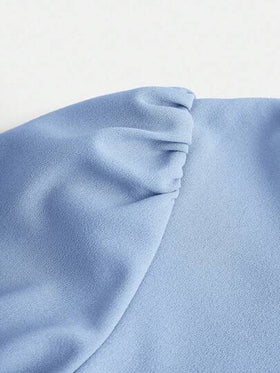 SHEIN Serisse Kids فستان أنيق متوسط الطول بأكمام طويلة وياقة على شكل حرف V مطوي، مزين باللؤلؤ والخرز، مناسب للفتيات المراهقات في فصلي الخريف والشتاء