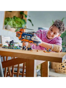 LEGO طقم لعبة مروحية مستكشف الغابة الحضرية في معسكر القاعدة - لعبة مغامرة بناء للأطفال من الجنسين، من عمر 8 سنوات فما فوق - مع 5 شخصيات صغيرة وأشكال الغوريلا - أفكار هدايا لأعياد الميلاد - 60437