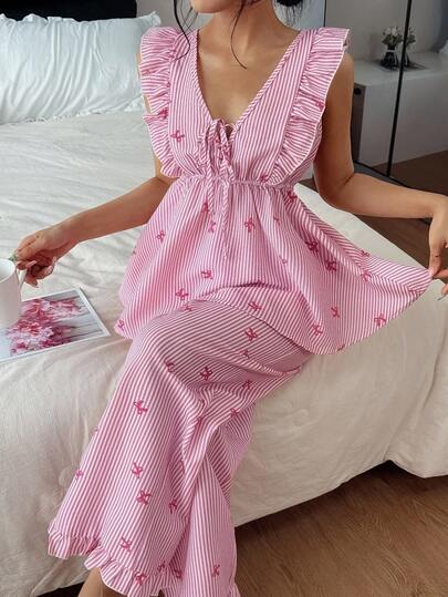 SHEIN Napfluff مجموعة بيجامة مكونة من 2 قطعة مزينة بشريط مكرمل وطبعة فيونكة مخططة للصيف