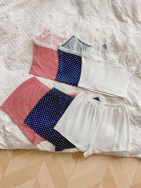 SHEIN 6 قطع مجموعة بيجامة نسائية كاجوال مكونة من قميص كامي مطبوع بالزهور وشورت، مزينة بقطع من الدانتيل