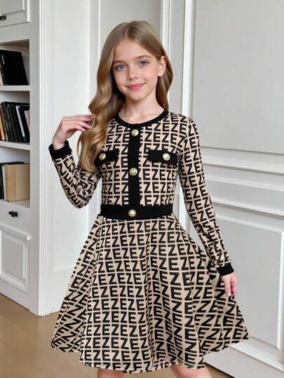 SHEIN فستان كاجوال محبوك بتركيب أرقام مطبوع كطباعة لوجو، مناسب للفتيات المراهقات للمناسبات العادية، كالأسبوع النهاية والخروجات اليومية والرجوع للمدرسة