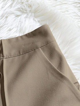 SHEIN Clasi شورت نسائي أنيق وعملي بجيوب وتصميم بسيط وأنيق، لون أحادي، مناسب للربيع والصيف