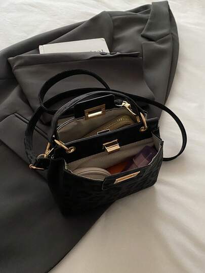حقيبة يد كاجوال قابلة للقفل بتصميم جديد، مناسبة للحفلات والخروجات والتسوق والاستخدام اليومي، يمكن تخزين العملات والهواتف بها، كما تصلح كحقيبة عمل للموظفين البيض والطلاب الجامعيين وموظفي المكاتب، حقيبة أنيقة للسيدات