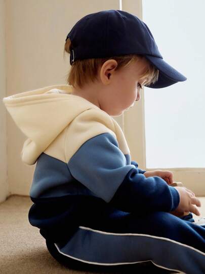 Cozy Pixies مجموعة بلوزة وبنطلون للأطفال الصبيان، بلوزة كنزة ناعمة بألوان متباينة وبنطلون بخصر مطاطي، ملابس أساسية مريحة وعملية وأنيقة، مناسبة للاستخدام الداخلي والخارجي، للرياضة والحفلات والمدرسة والأنشطة اليومية، للموسم الخريفي والشتوي