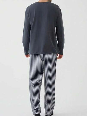 بيجامات رجالية للربيع والخريف، بتصميم رقبة دائرية وبلوزة بطبعات رسوم الفضائي والدب، وبنطلون بطبعات شريطية، طقم قطعتين، مريح وملائم للاستخدام اليومي خارج المنزل في فصل الشتاء