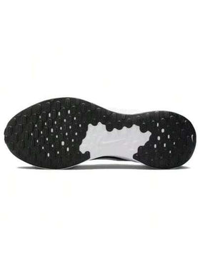 Nike أحذية ركض كاجوال مريحة مبطنة خفيفة الوزن للرجال من نايك موديل Revolution 7 FB2207-001