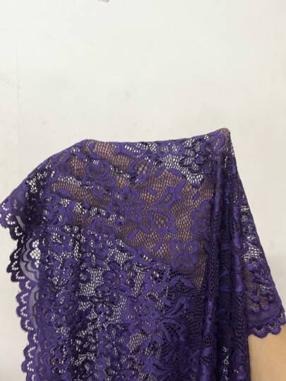 SHEIN رومبير نوم بتصميم مكشوف المنتصف مع علوي من الدانتيل الجذاب للنساء