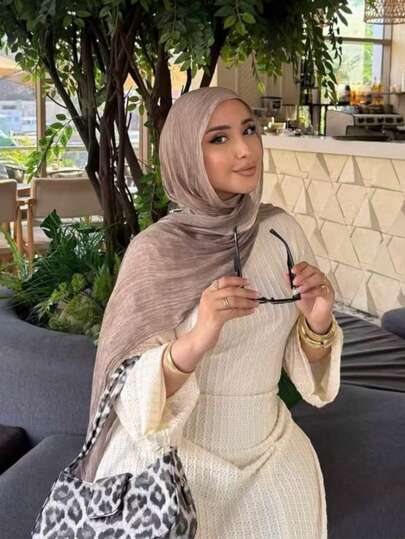 قطعة واحدة من الوشاح الطويل الخفيف الملمس الصلب المتهالك، مناسب للاستخدام اليومي - وشاح مجعد للفستان
