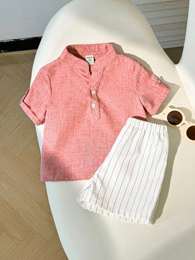 SHEIN LMoss Kids مجموعة قميص وشورت صيفية لطفل صبي، قميص وردي بياقة عالية وأكمام قصيرة وشورت مخطط بخصر مطاطي، مناسبة لحفلات عيد الميلاد والسهرات والأعراس وحفلات استقبال المولود الجديد وعيد الميلاد الأول