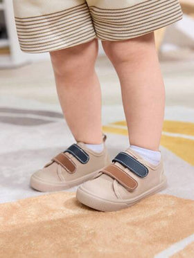Cozy Pixies زوج واحد من أحذية رياضية كاجوال قماش كاكي، تصميم أنيق بأشرطة الالتصاق، مريحة للارتداء اليومي والرياضة والأنشطة الخارجية في جميع الفصول