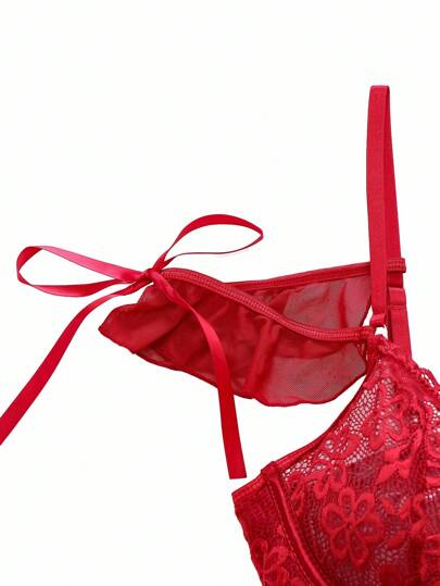 SHEIN مجموعة من 2 قطعة تتكون من تنورة نوم طويلة مزركشة بالدانتيل والشبك مع شق وحلقة من الصلب، مع شورت