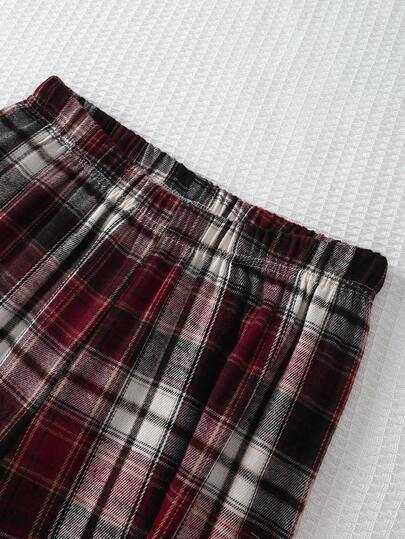 SHEIN مجموعة بيجامة كاجوال قطعتين من البلوزة والبنطلون ذات الرسمة المربعة الحمراء والبيضاء، ملابس خريف وشتاء