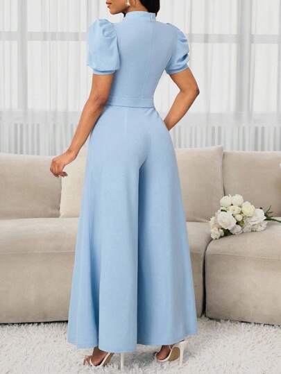 SHEIN Lady بذلة نسائية أنيقة بأكمام منتفخة وياقة واقفة وياقة على شكل حرف V وخصر نحيف وحزام معدني ضيق، مناسبة للعطلات والتنقل، بساقات واسعة وقصة على شكل حرف A، قابلة للارتداء في جميع المواسم، مناسبة لحضور حفلات الزفاف