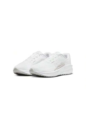 Nike أحذية الجري على الطرق للرجال نايك داونشيفتر 13 باللون الأبيض/الرمادي الذئب