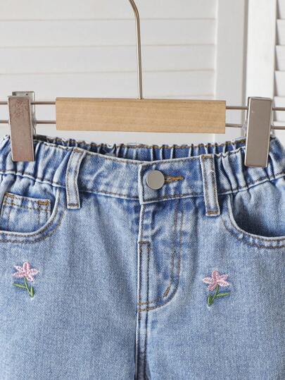 SHEIN Vintaside Kids بنطلون جينز أزرق مطرز بالزهور بقصة مريحة للفتيات (صغير)، بنطلون كاجوال بطراز عتيق وحلو للعطلات