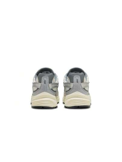 Nike أحذية الجري للرجال من نايك إنيشيتور بلون العظم الفاتح والرمادي الدخاني وحليب جوز الهند والمعدن المطلي