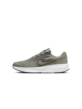Nike أحذية الجري للرجال نايك رن ديفاي، لون أزرق فاتح-أسود حديدي-أبيض