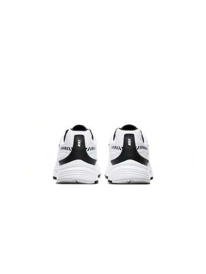 Nike أحذية الجري للرجال من نايك بلون أبيض وأسود