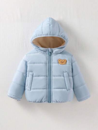 SHEIN Playful Pals معطف شتوي سميك بغطاء للأطفال حديثي الولادة والرضع من الجنسين 0-3 سنوات، لون كريمي أزرق ضبابي، ملابس يومية جذابة وعملية