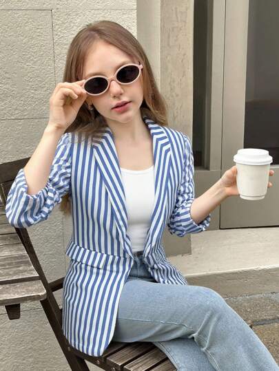 SHEIN بلوزة كاجوال أنيقة للفتيات المراهقات، ذات ياقة شال مخطط باللون الأزرق والأبيض من الكتان، بأكمام ثلاثة أرباع مطوية، بلوزة مخططة مناسبة للارتداء اليومي في فصلي الخريف والربيع